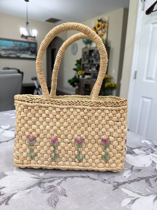Source Unknown Handbags - Vintage Style Corn Husk Woven Basket Purse Embroidered Tulip Floral Tote